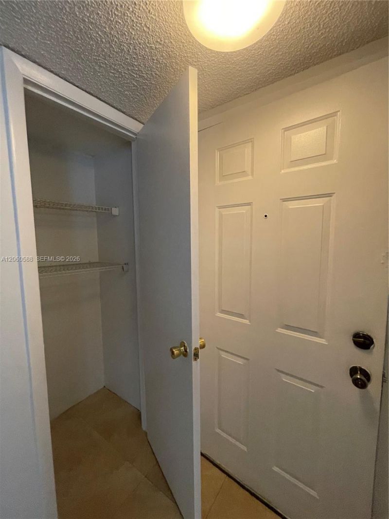 530 S Park Rd , Unit 28-11, Hollywood, FL 33021 Photo