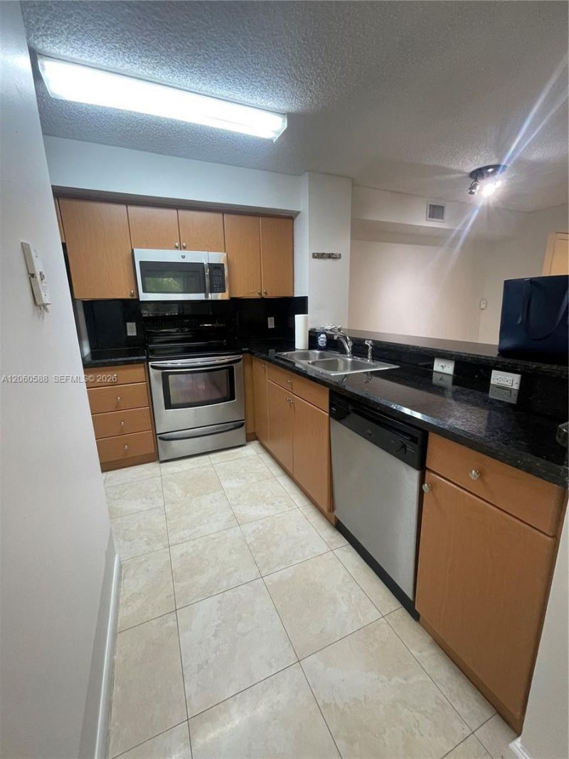 530 S Park Rd , Unit 28-11, Hollywood, FL 33021 Photo