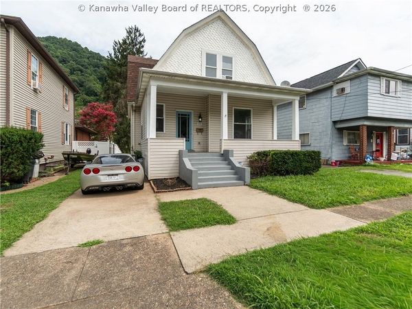 608 5th Avenue, Montgomery, WV 25136