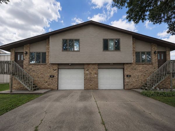 506 17th Street, Silvis, IL 61282