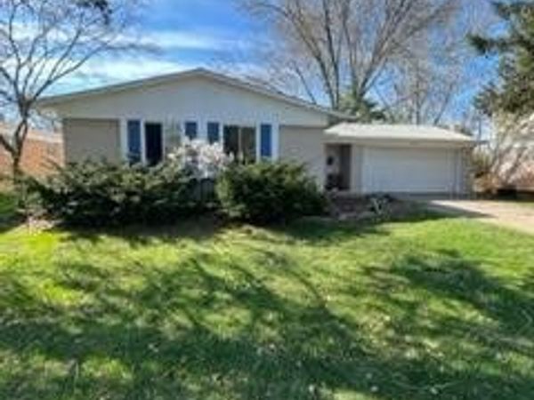 2912 Renfrew Street, Ann Arbor, MI 48105