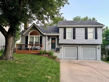 9717 NW 86th Terrace, Kansas City, MO 64153