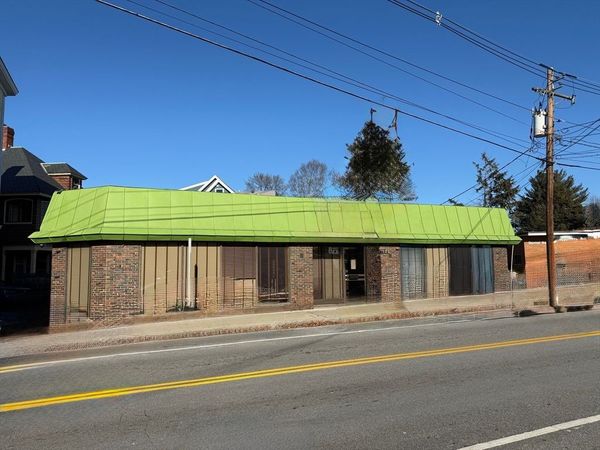173 Pine St, Lowell, MA 01851
