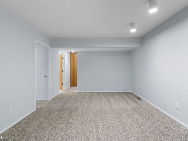 17767 Falling Leaves Road , Strongsville, OH 44136 Photo 16