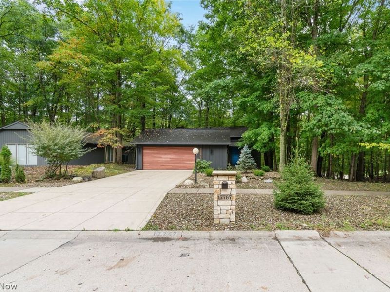 17767 Falling Leaves Road , Strongsville, OH 44136 Photo 2