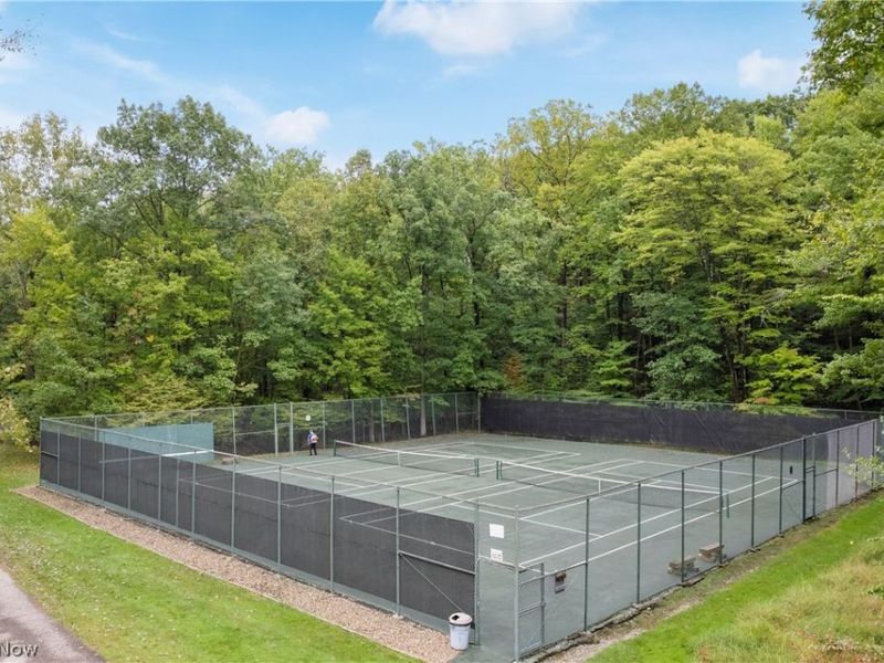 17767 Falling Leaves Road , Strongsville, OH 44136 Photo 30