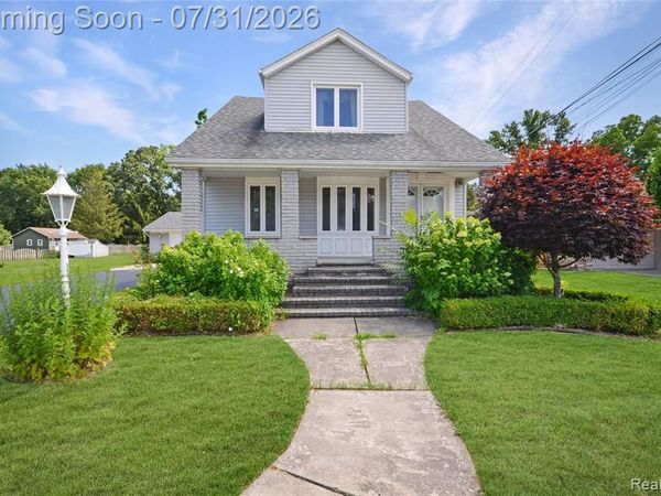 15340 Masonic Boulevard , Fraser, MI 48026
