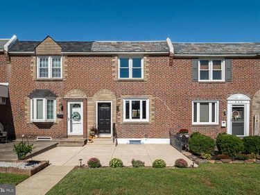 330 GRAMERCY DRIVE, CLIFTON HEIGHTS, PA 19018