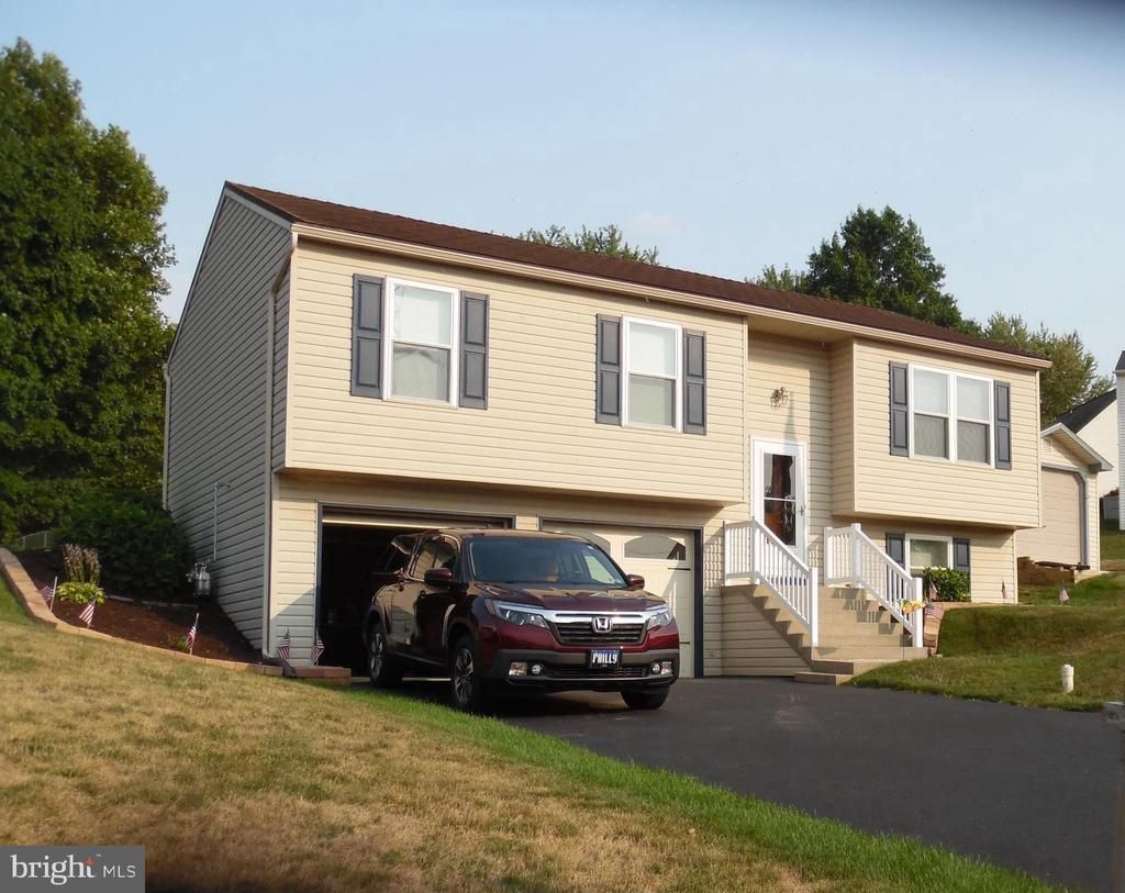 10 ASPEN WAY, LEBANON, PA 17046