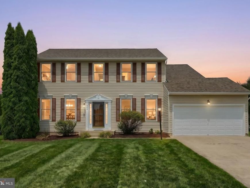 946 Ironwood Way, York, PA 17404 Main Photo