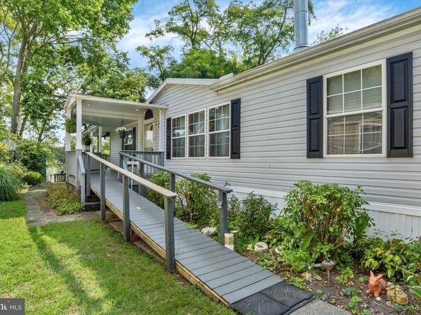 2023 ESHELMAN STREET, MIDDLETOWN, PA 17057
