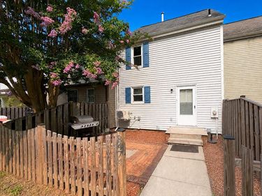 8474 EMERALD LANE, MARSHALL, VA 20115
