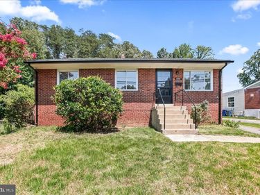 15913 CREST DRIVE, WOODBRIDGE, VA 22191