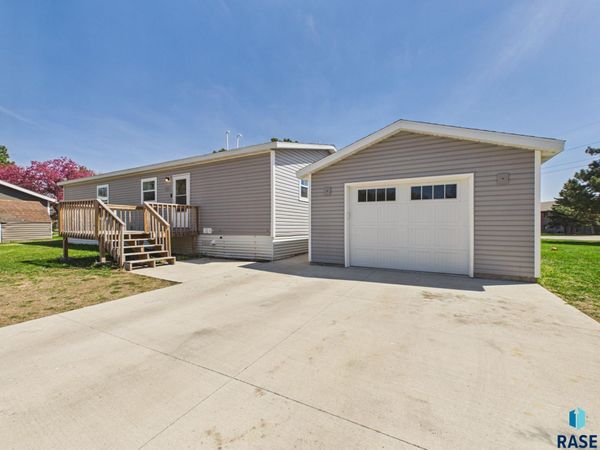 1010 S Liberty Pl, Sioux Falls, SD 57106