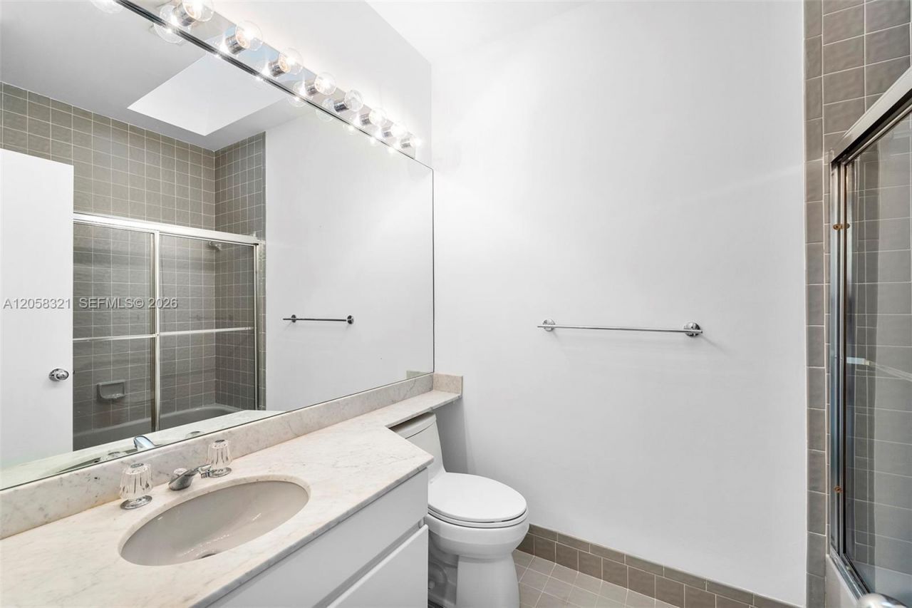 3748 NE 209th Ter, Aventura, FL 33180 Photo