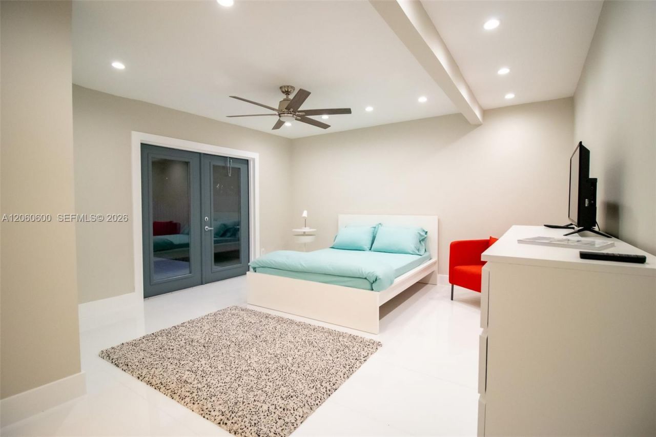 1321 NE 14th St, Fort Lauderdale, FL 33304 Photo