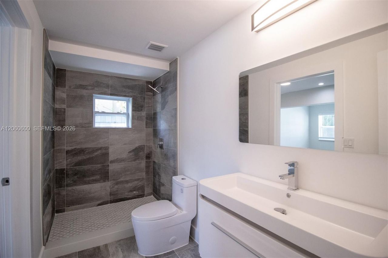 1321 NE 14th St, Fort Lauderdale, FL 33304 Photo