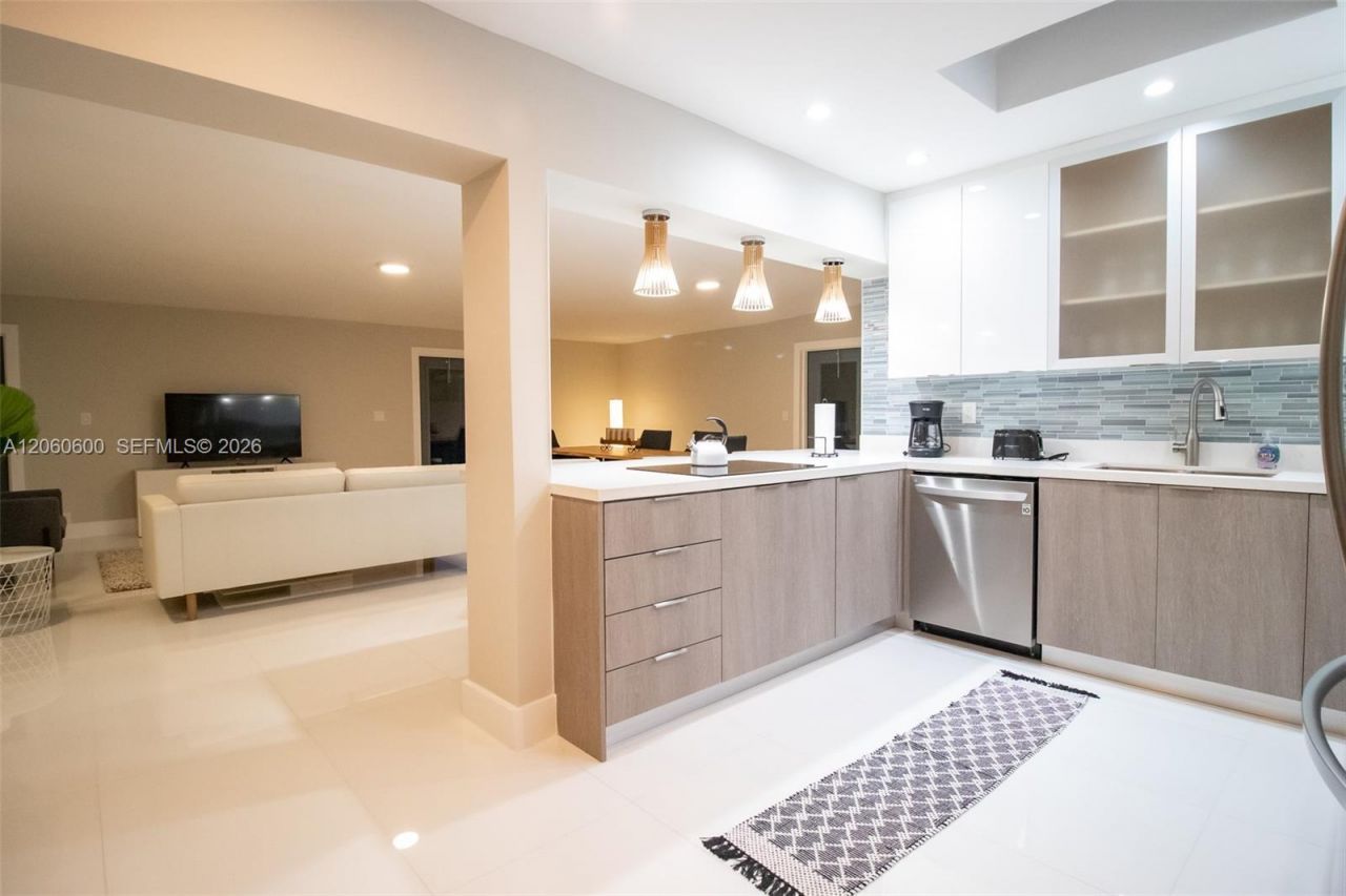 1321 NE 14th St, Fort Lauderdale, FL 33304 Photo