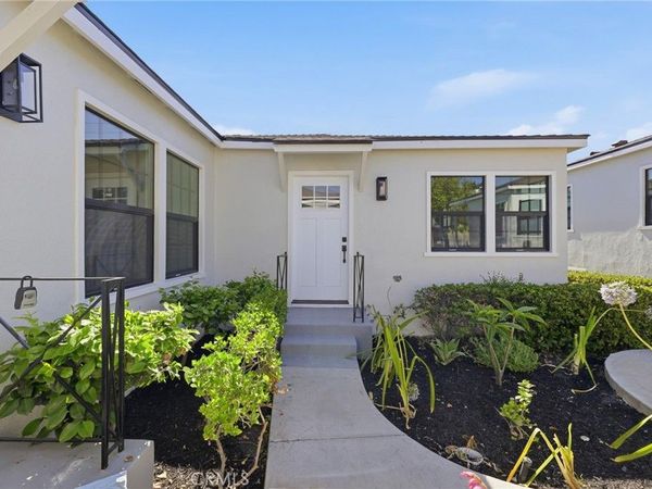 1983 N Lake Avenue, Altadena, CA 91001
