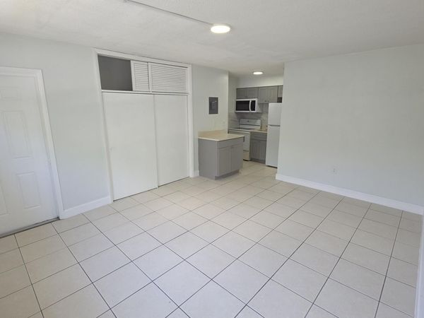 7311 VENETIAN Street, Unit 6, Miramar, FL 33023