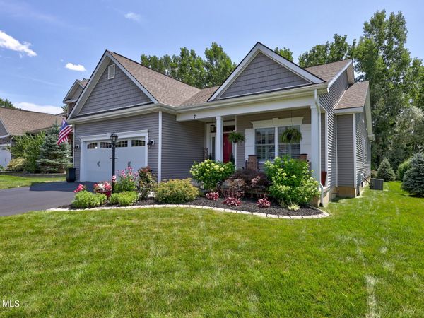 7 Woodlake Drive, Saratoga Springs, NY 12866