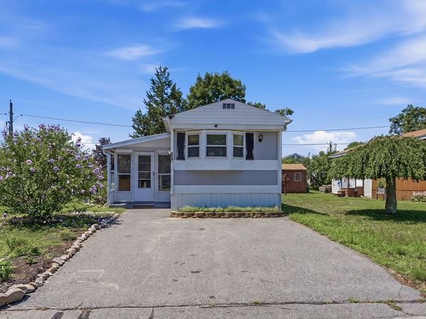 124 Mayflower Avenue, Taunton, MA 02780