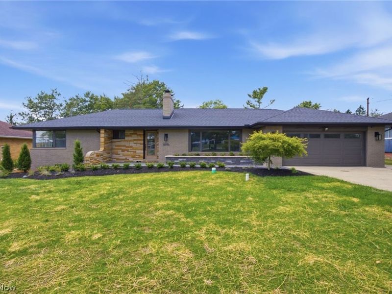 12758 Abbey Road , North Royalton, OH 44133 Photo 3