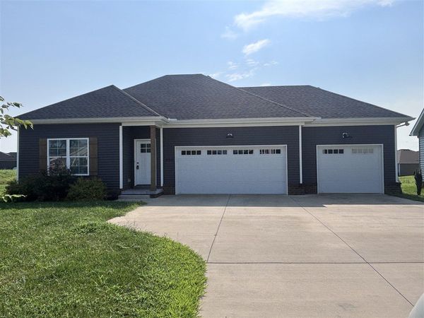 935 County House Lane , Bowling Green, KY 42104
