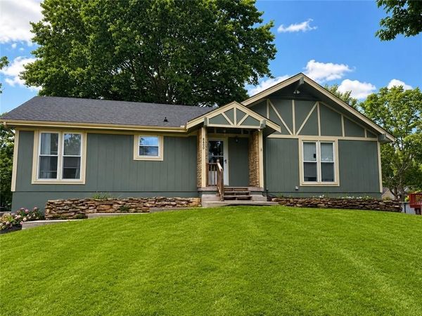 8400 Bradley Court, Belton, MO 64012
