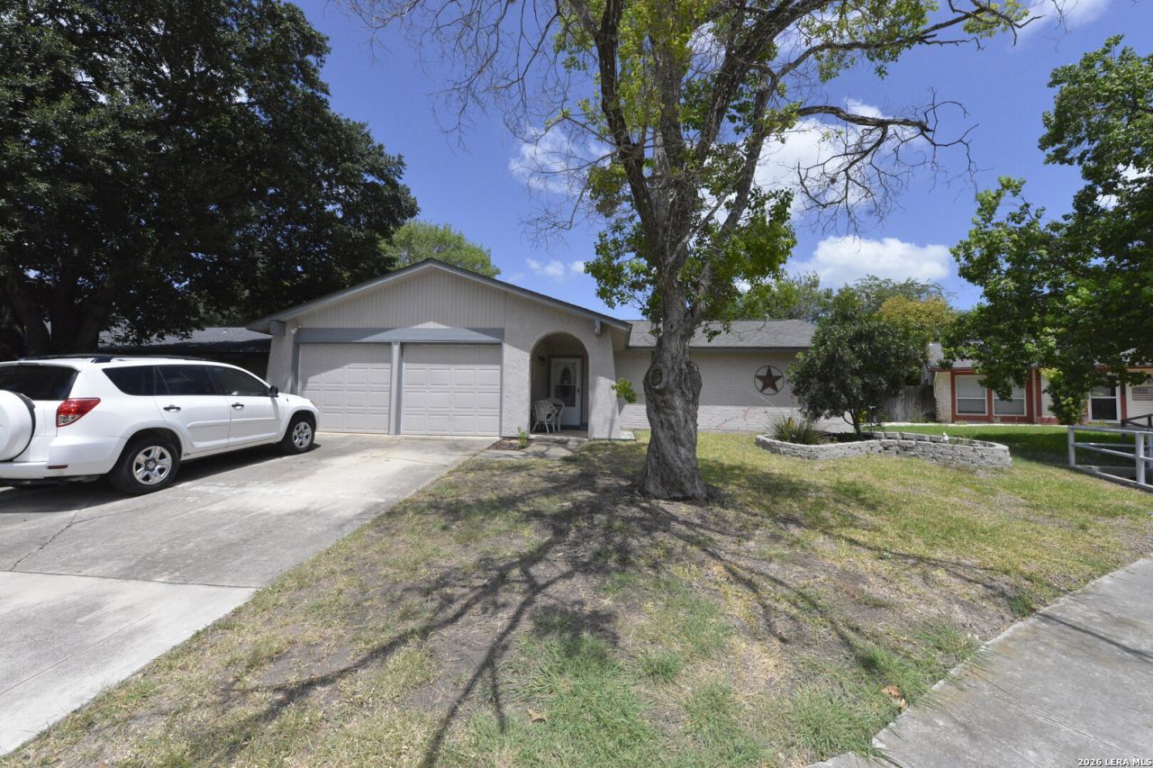 7817 Hunter Oaks, Live Oak, TX 78233 Main Photo