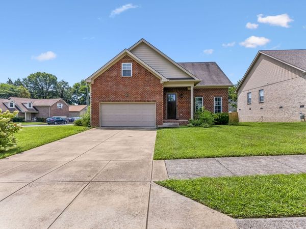 22 Twin Oaks Dr , Nashville, TN 37211