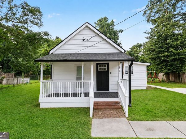 104 Sargent Kennon Street, Newnan, GA 30263