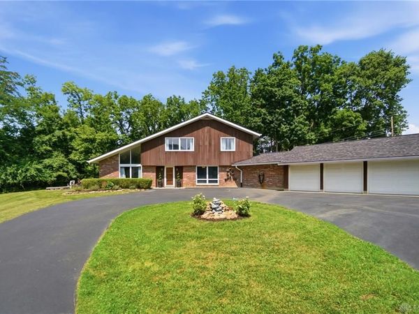 2798 Parakeet Lane, Beavercreek, OH 45434