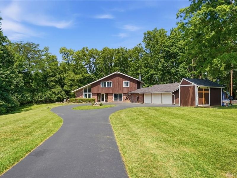 2798 Parakeet Lane, Beavercreek, OH 45434 Photo 3