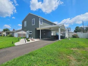12 CRESCENT LANE, LEVITTOWN, PA 19055