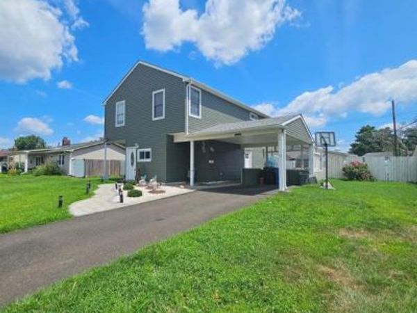 12 CRESCENT LANE, LEVITTOWN, PA 19055