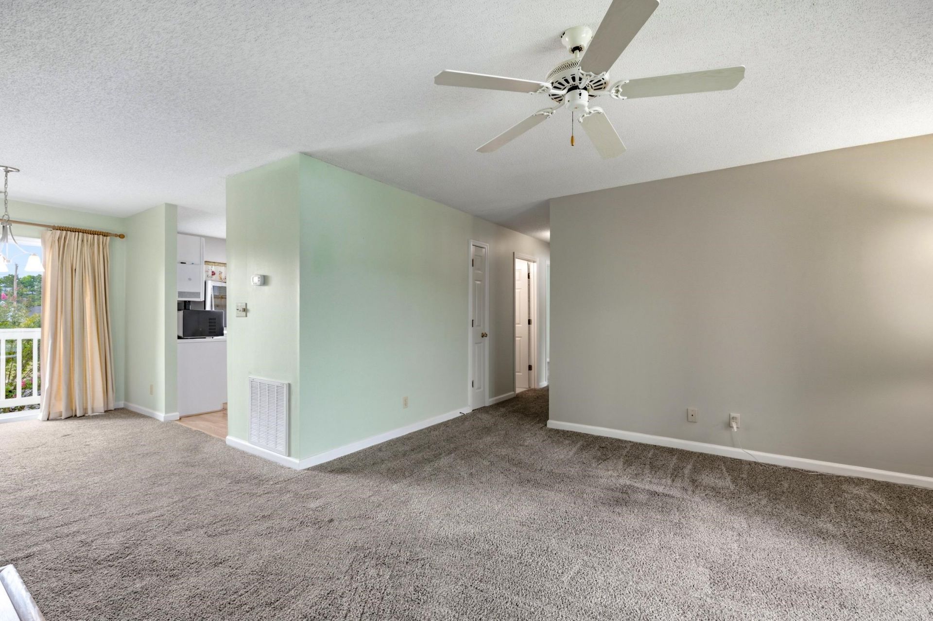 460 Myrtle Greens Dr.  Photo 5