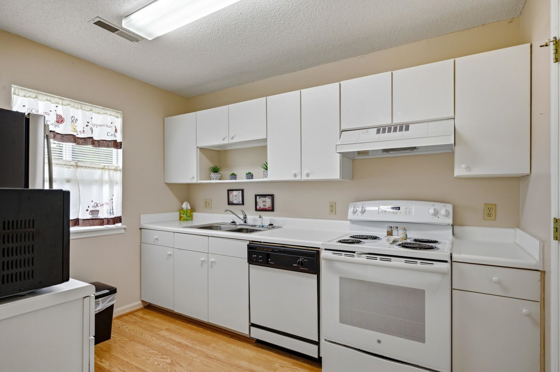 460 Myrtle Greens Dr.  Photo 6
