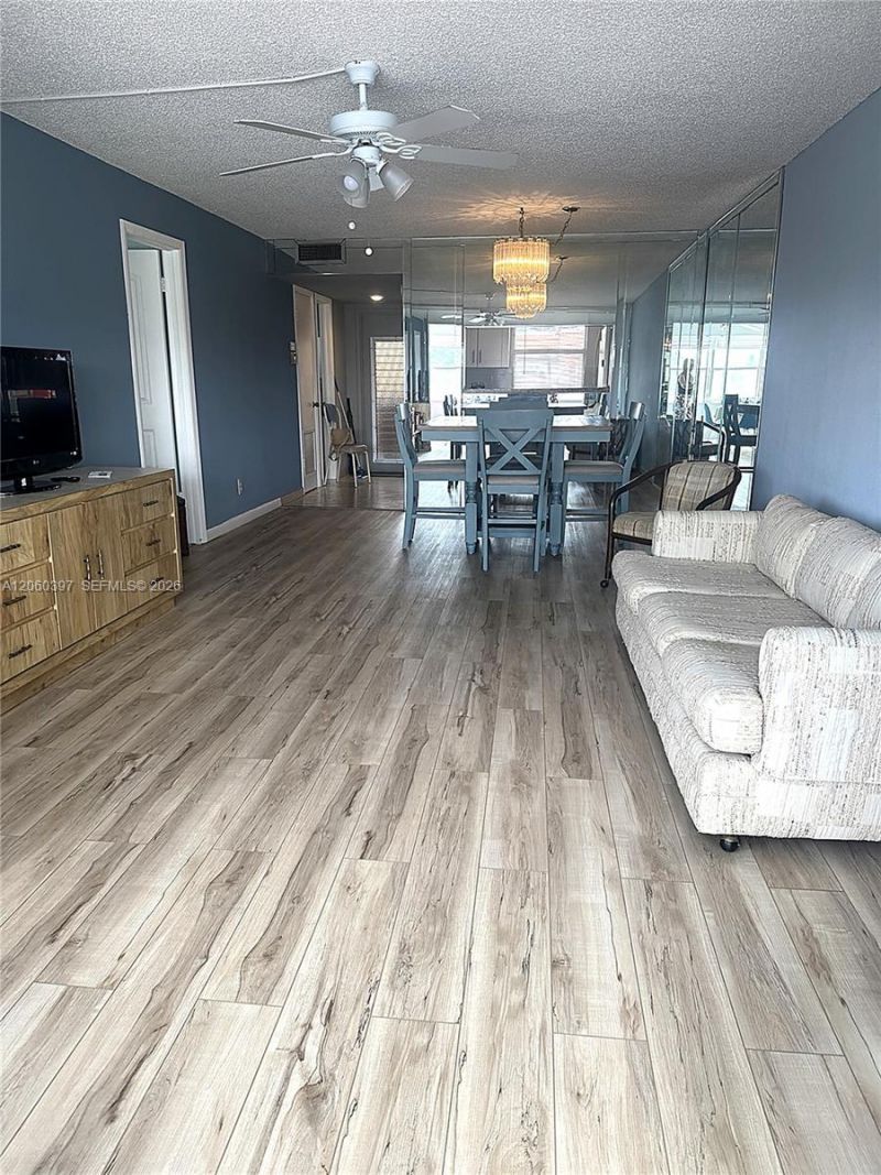 9580 Sunrise Lakes Blvd, Unit 304, Sunrise, FL 33322 Photo