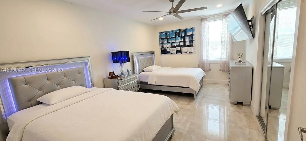 935 NE 149th St , Miami, FL 33161 Photo