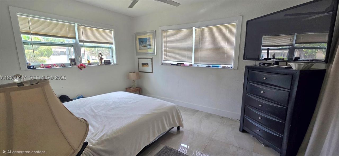 935 NE 149th St , Miami, FL 33161 Photo
