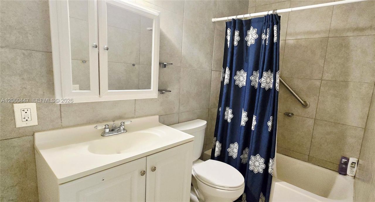 935 NE 149th St , Miami, FL 33161 Photo