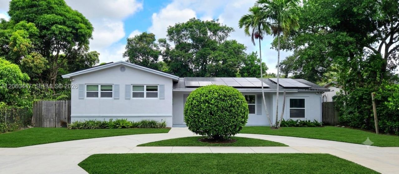 935 NE 149th St , Miami, FL 33161 Photo