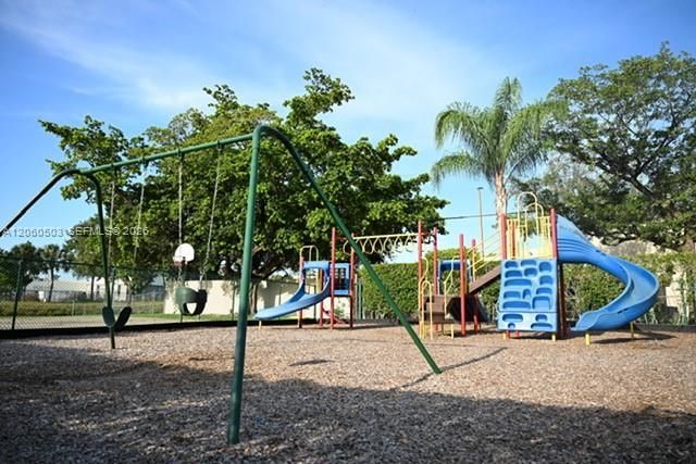 8951 W Sunrise Blvd , Plantation, FL 33322 Photo