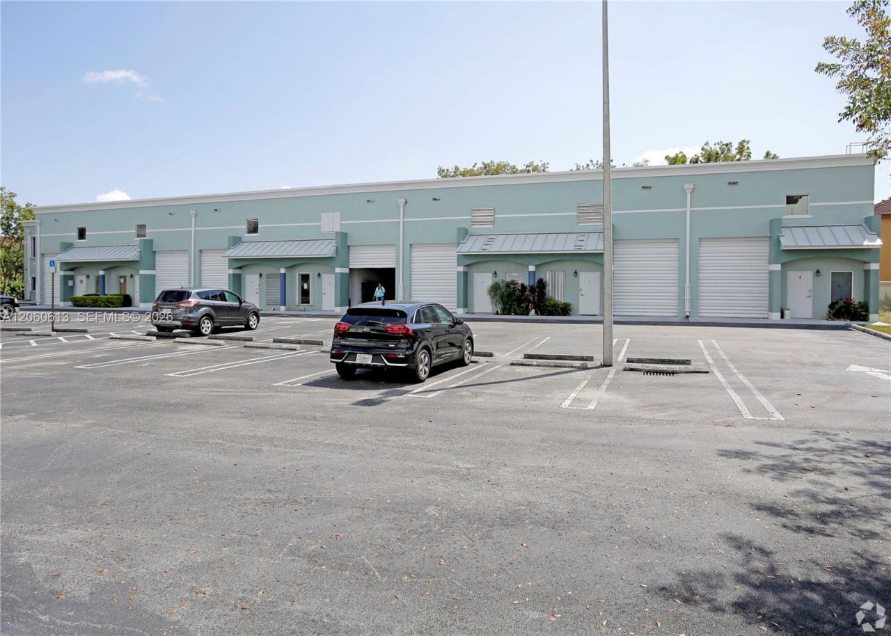 13100 SW 134th St , Unit 8, Miami, FL 33186 Photo