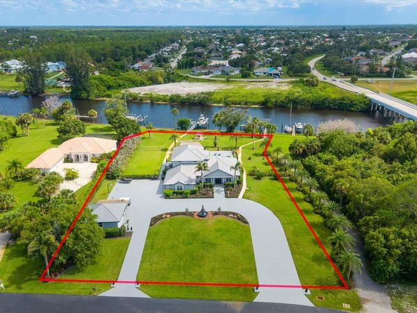 470 SE PINE Road, Port St. Lucie, FL 34984