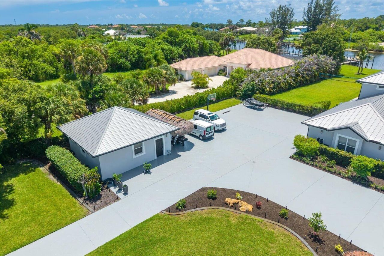 470 SE Pine Road, Port Saint Lucie, FL 34984 Photo