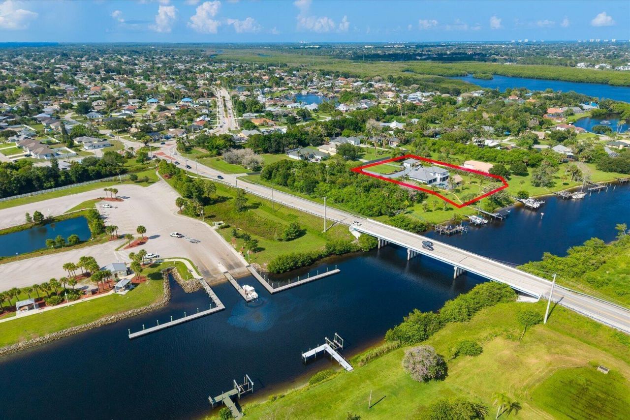 470 SE Pine Road, Port Saint Lucie, FL 34984 Photo