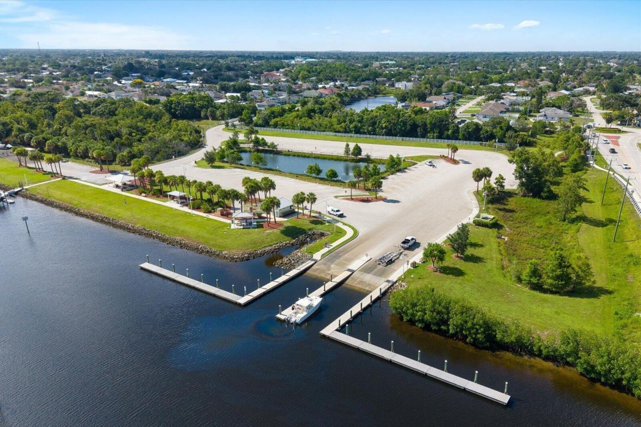 470 SE Pine Road, Port Saint Lucie, FL 34984 Photo