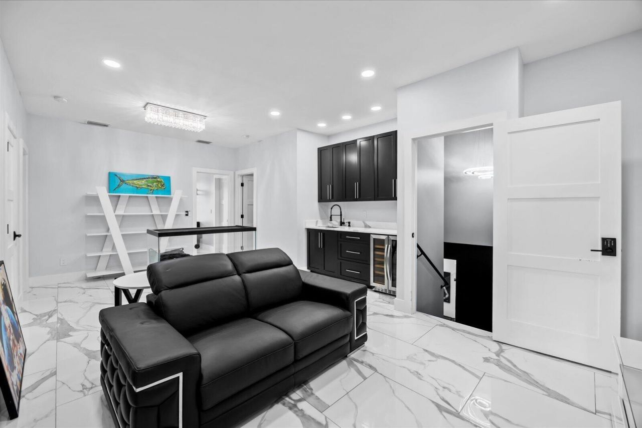 470 SE Pine Road, Port Saint Lucie, FL 34984 Photo